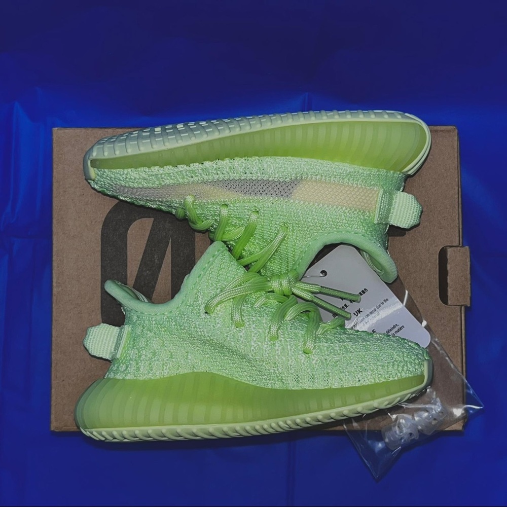 Yeezy Boost 350 V2 Infants Light green Size 6K
